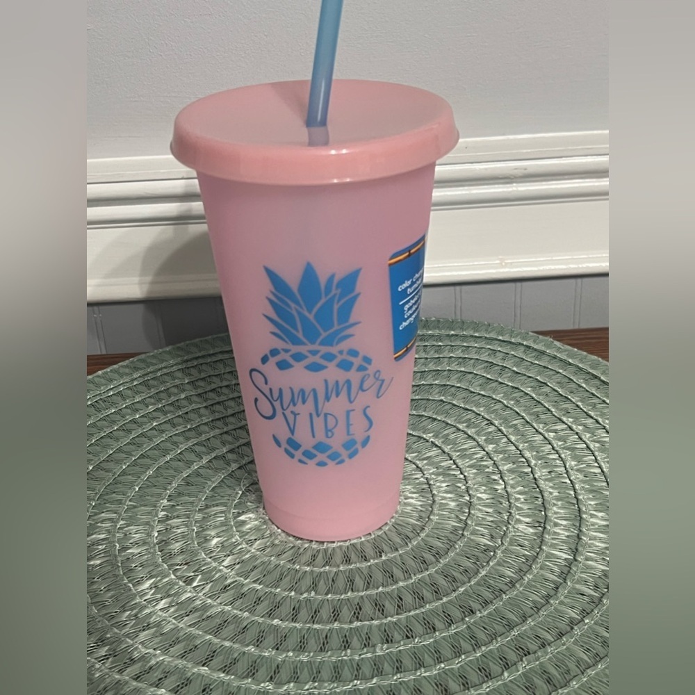 NWT-Large Color Changing Tumbler
